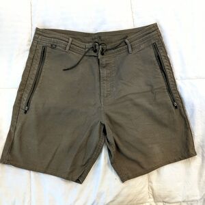 Roark Khaki Green Men's Shorts Sz 33